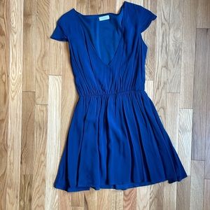 Tobi v-cut Short Sleeve Mini Dress